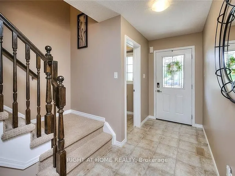 47 Upper Mercer St — Photo 2