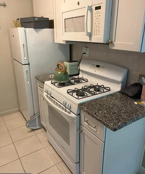 2325 42nd St NW #201 — Photo 6