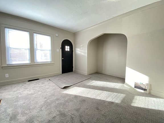 4th image of 261 Vine St #1