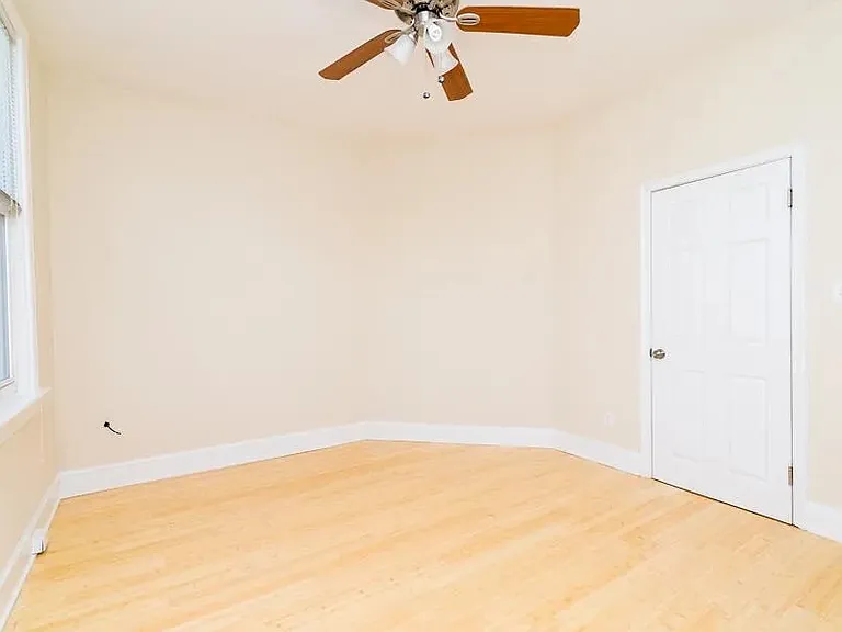 1603 A St SE #2 — Photo 5