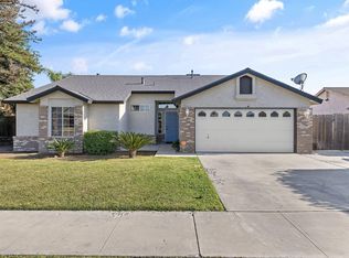 2111 W Merritt Ave, Tulare, CA 93274