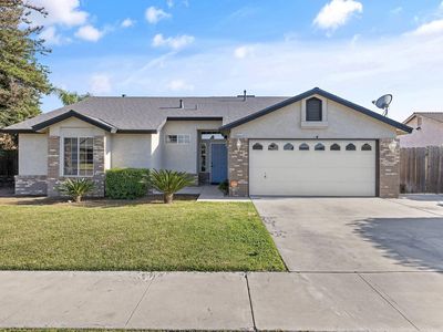 2111 W Merritt Avenue, Tulare, CA, 93274