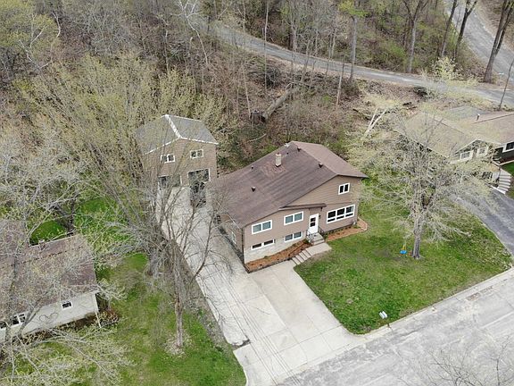 Surrounded by Bluff and Nature