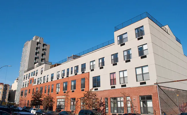 Rented by Manhattan Management LLC | media 19