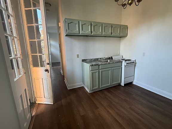 5th image of 930 Saint Ann St #1