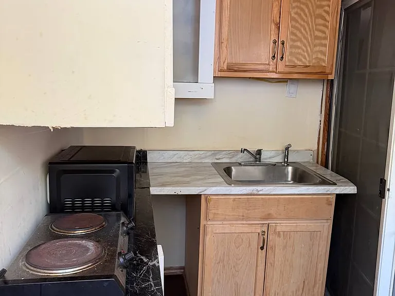 4625 Louise Ave #6 — Photo 13