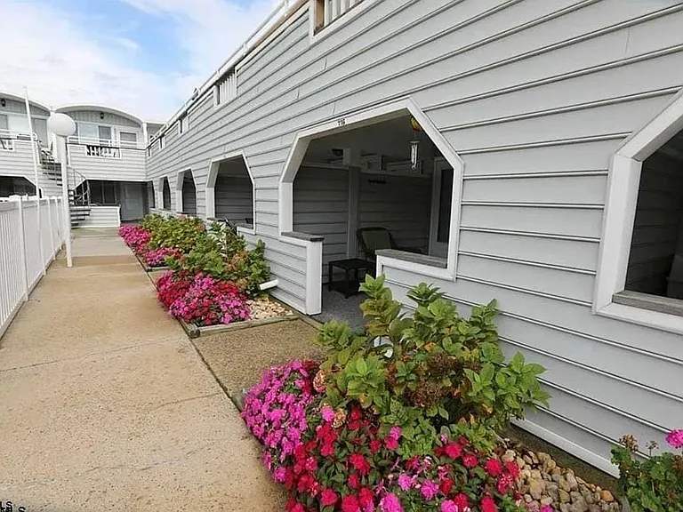 9510 Amherst Ave #128 — Photo 21