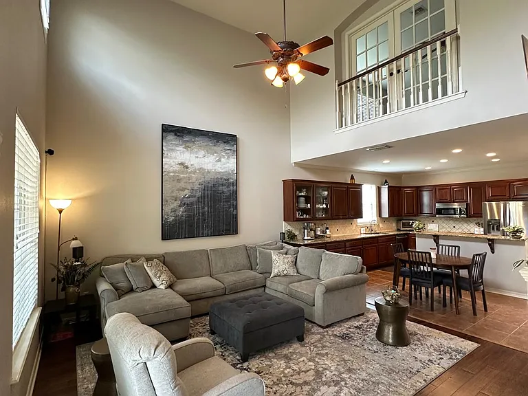 200 Grey Eagle Dr — Photo 15