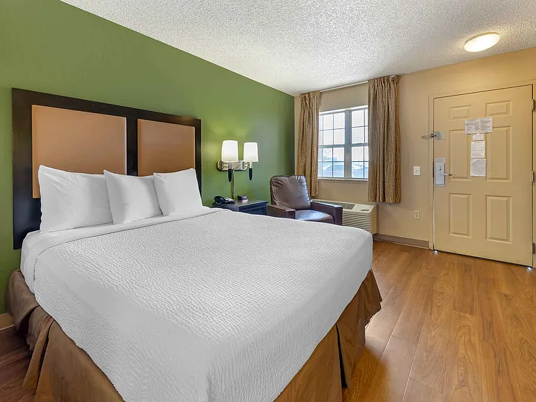 Studio Suite - 1 Queen Bed