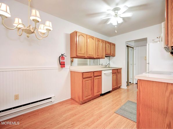 59 Amberly Dr UNIT F