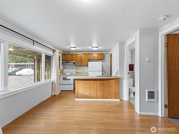 4th image of 1611 S Ocean Beach Boulevard #8