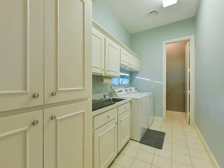 14810 Tumbling Falls Ct — Photo 24