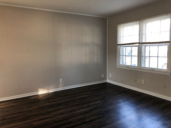 3rd image of 1515 Viking Ln
