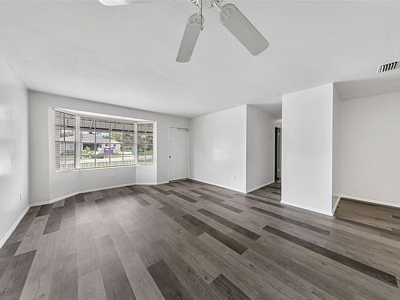 3rd image of 1110 Vernon Ave