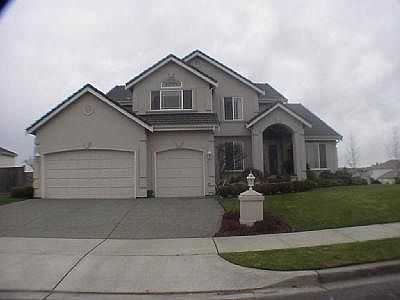 1st image of 42 Avenue Ct
