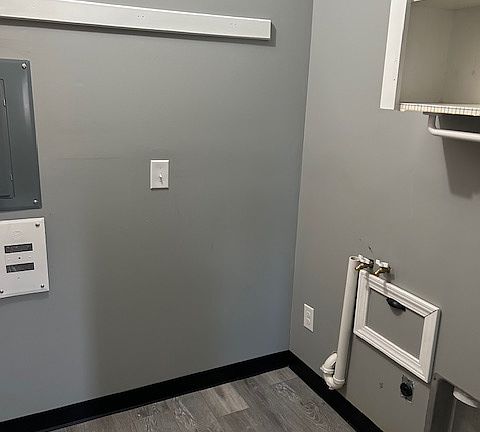 4th image of 726 Grand Ave