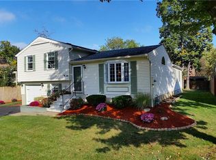 4873 Springway Ln, Hamburg, NY 14075