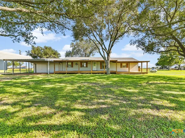 725 County Road 428, Lolita, TX 77971