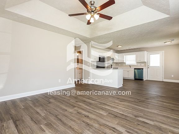 1441450_004_wm_-_living_room_12874565.jpg