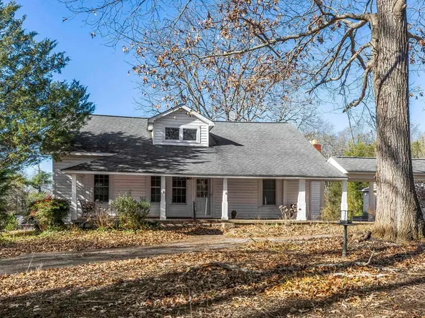 4 Huff Dr, Greenville, SC 29611