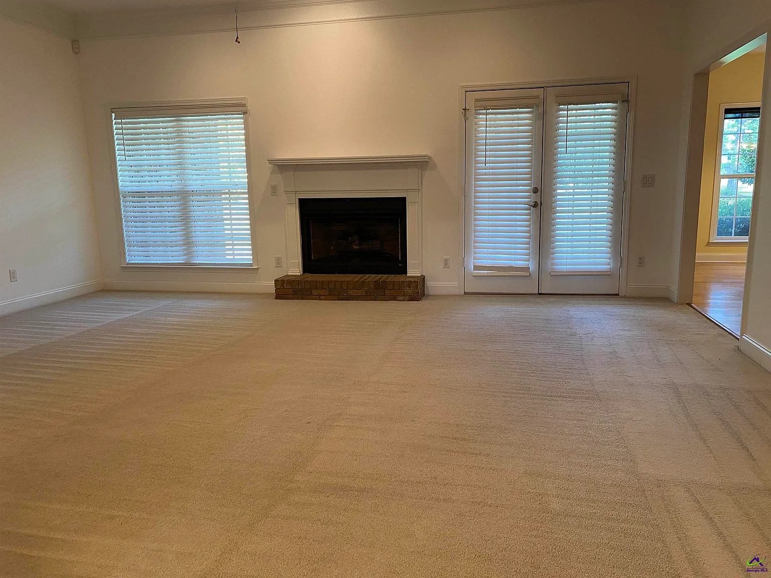 4 bed, 3.5 bath, 2701 sqft, $2,800 — Photo 4