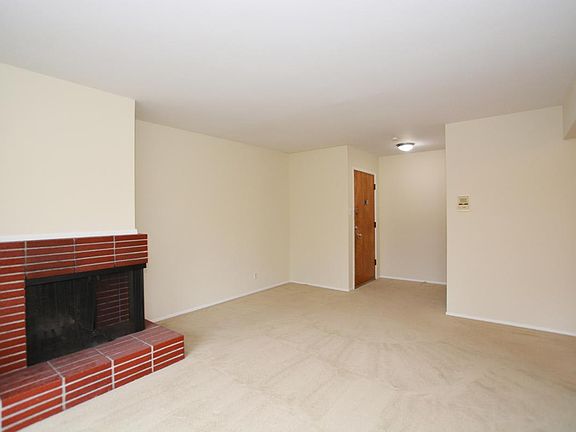 5th image of 3315 Clement St APT 4