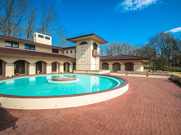 5th image of 3840 Lakebrook Dr