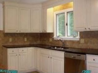 11 Beechwood Rd, Branford, CT 06405