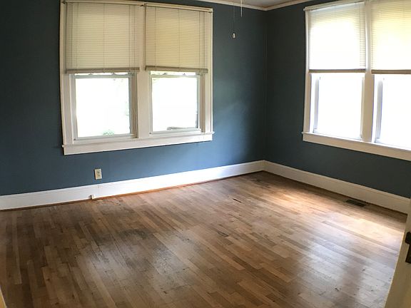 5th image of 412 Loganberry Cir