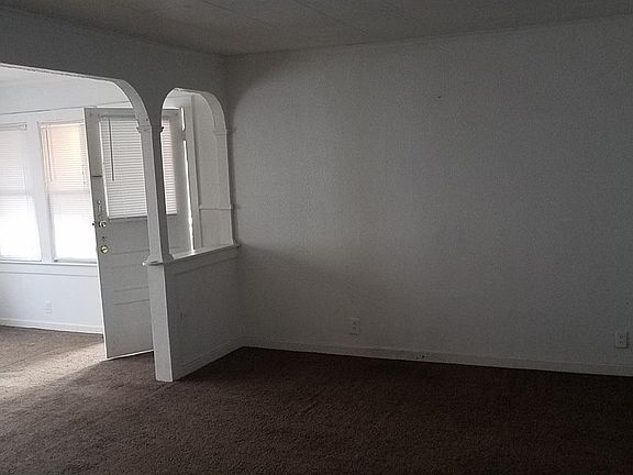 5th image of 842 Maplewood Ave