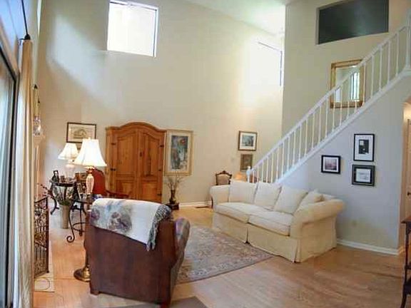 3rd image of 1741 Nestlewood Ln