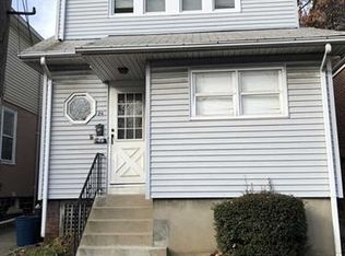 24 Edgewater Pl, Edgewater, NJ 07020
