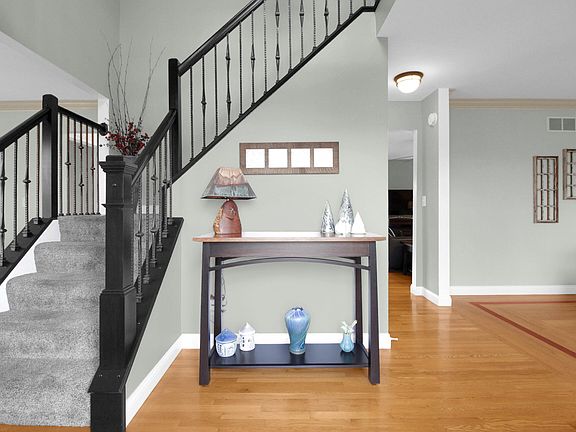 5th image of 668 Meadow Wood Dr