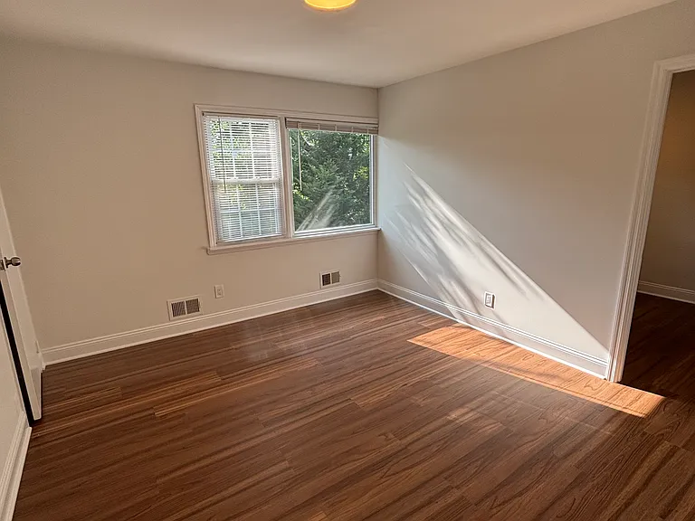 5 Stanford Dr #2B — Photo 2