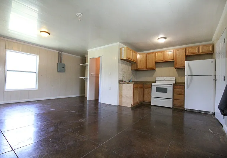103 S 8th St #4 — Photo 6