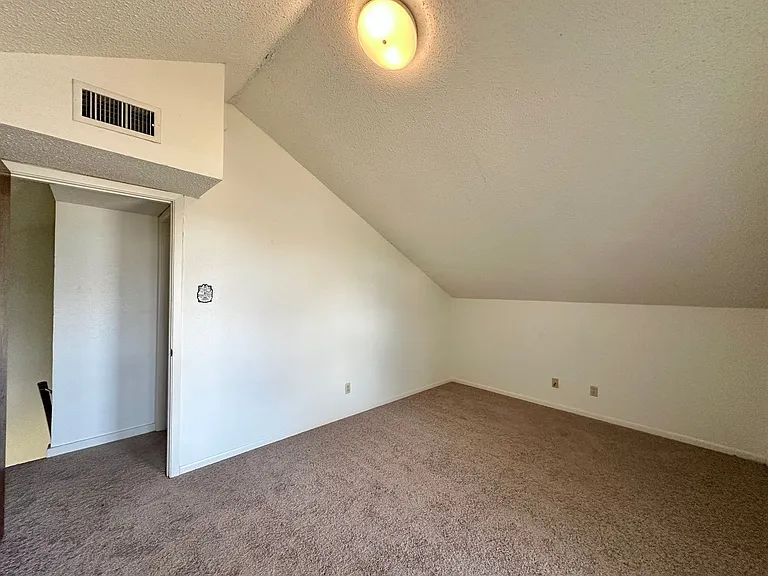 216 W Cardinal Ln — Photo 21