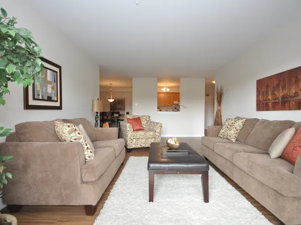 634 Parkland Dr #407, Halifax, NS B3S 1N3