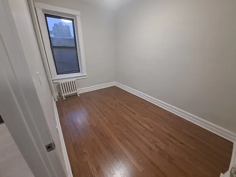 39-31 24th St #17 — Photo 9