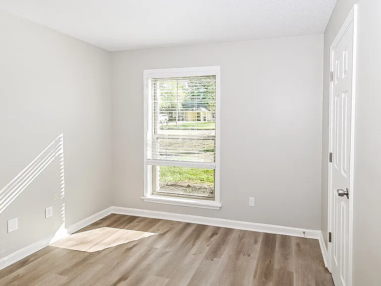9898 Sequoia Ln — Photo 12
