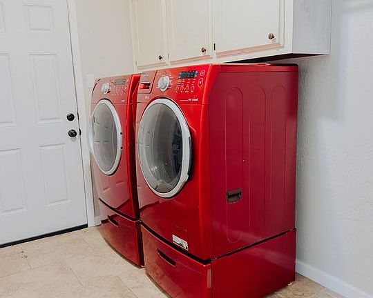 5th image of 6104 NW Lincoln Ave