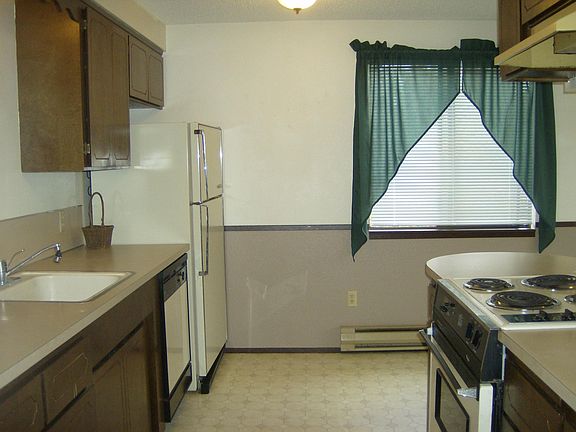 3rd image of 3220 26th Ave NE #A