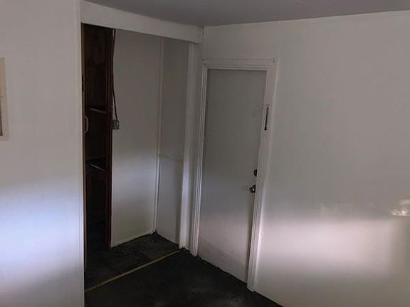 3rd image of 176 Newbury St Trlr 11