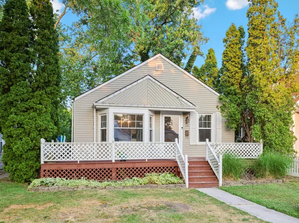 119 S California St, Hobart, IN 46342