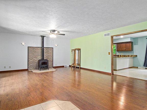 4th image of 2299 Brown Chapel Rd