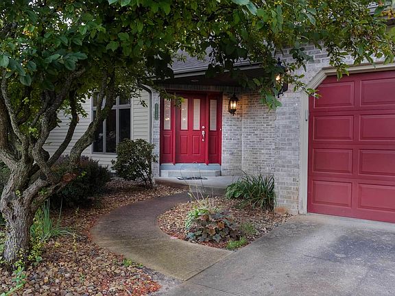 5th image of 51747 Pebble Brooke Dr
