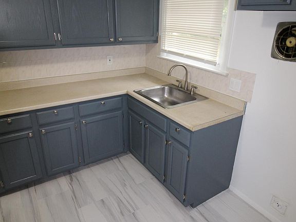 5th image of 8 Regan St #2