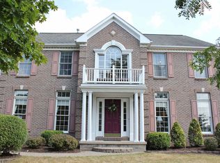 16 Stanford Way, Fairport, NY 14450