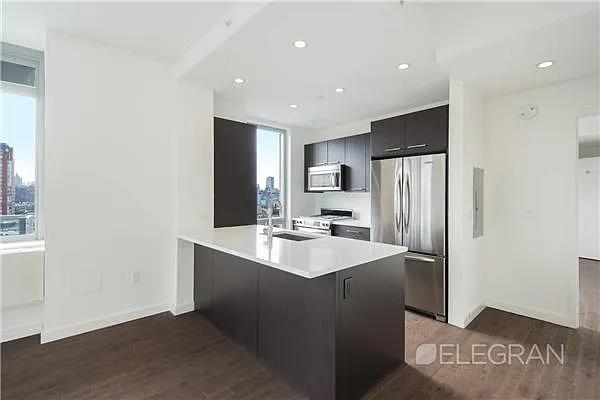 Rented by (Legacy) Elegran | media 8