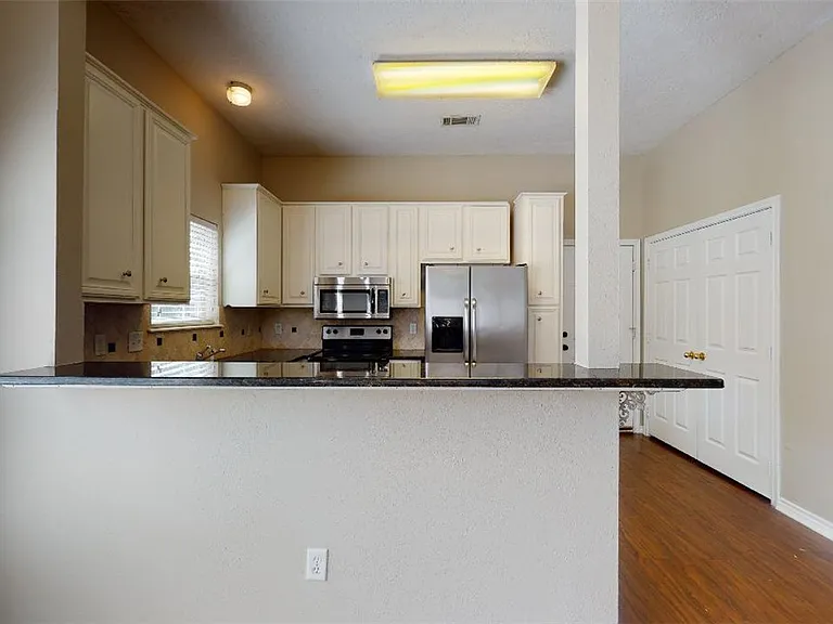 1623 Park Pl — Photo 3