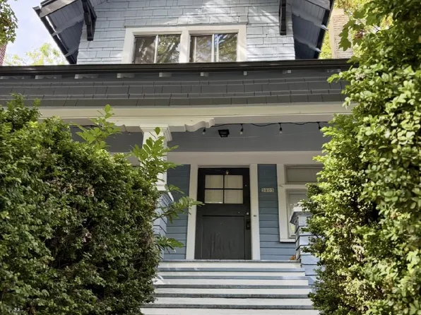 3868 SE Taggart St, Portland, OR 97202